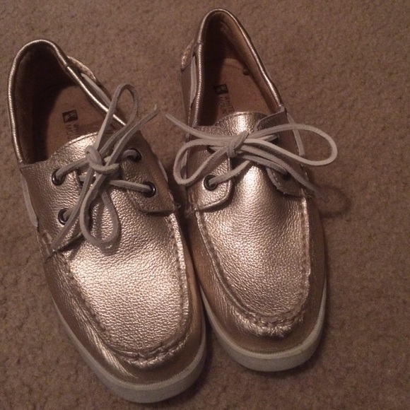 Gold White Mountain boat shoe woman's size 7