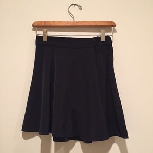 BRANDY MELVILLE BLACK SKIRT BARELY WORN
