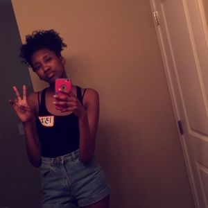 Meet your Posher, Hawa