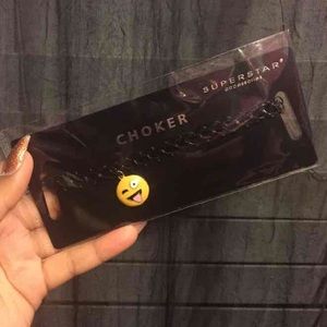 CUTE EMOJI CHOKER
