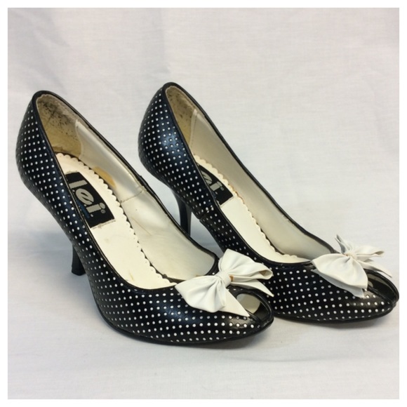l.e.i. VINTAGE Polka Dot Open Toe Pumps - Picture 3 of 4