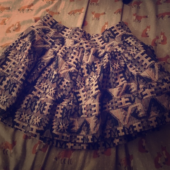 Patterned skirt - Picture 1 of 3