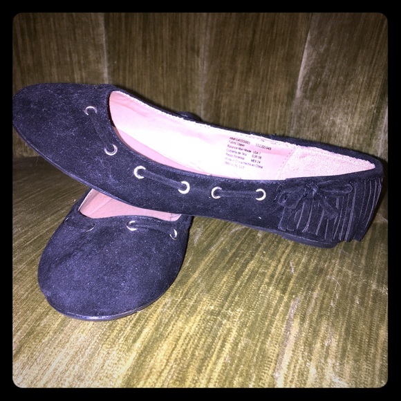 Fringe black flats