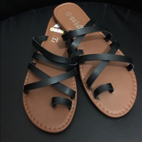 ❗️SALE ❗️ Black Strapped Sandals
