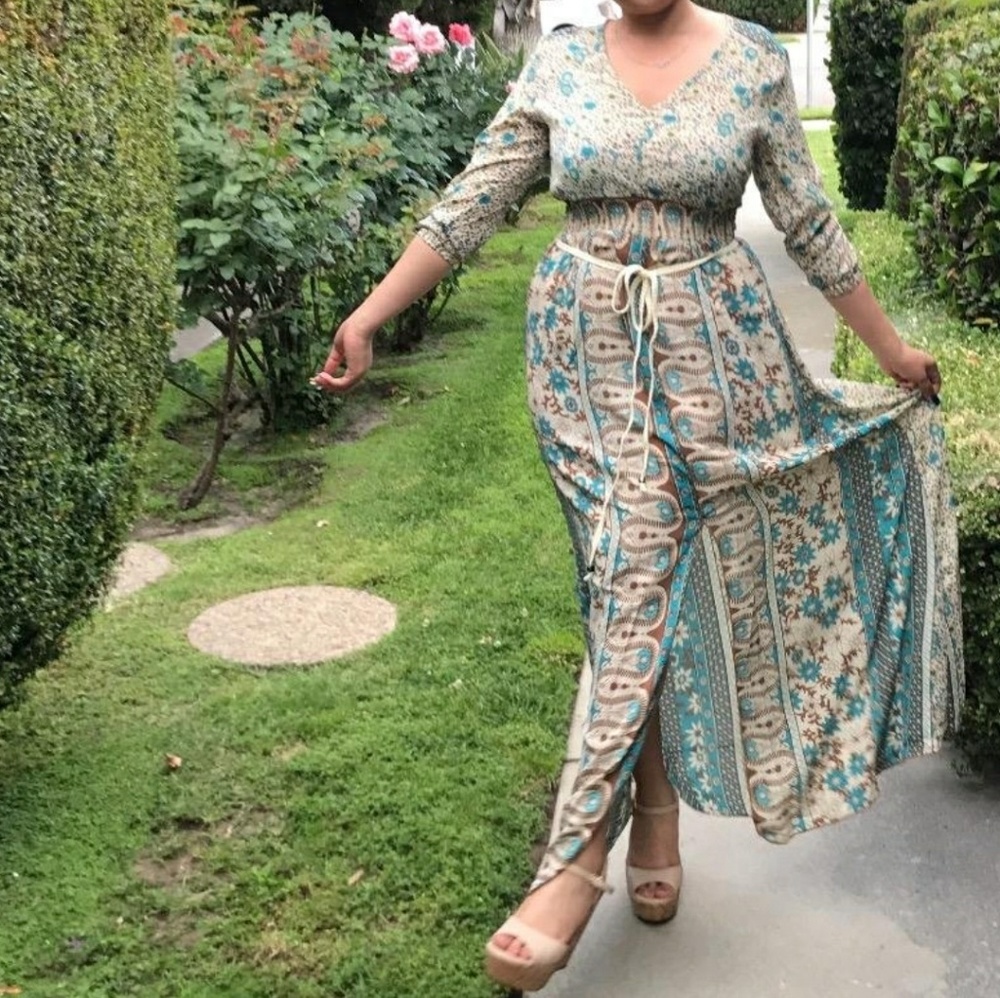 Beautiful Western Style Maxi Dress - Picture 5 of 8