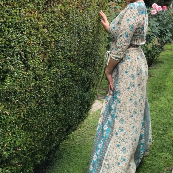 Beautiful Western Style Maxi Dress - Picture 6 of 8