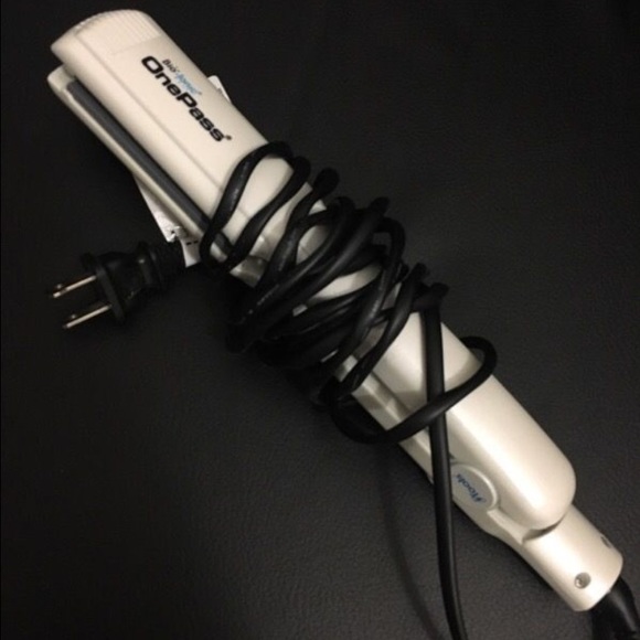 ❗️SALE ❗️ White Straightener