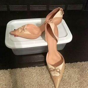 Circa Joan & David , kitten heel pumps