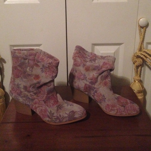 Mid-High Floral Print Ankle Boots