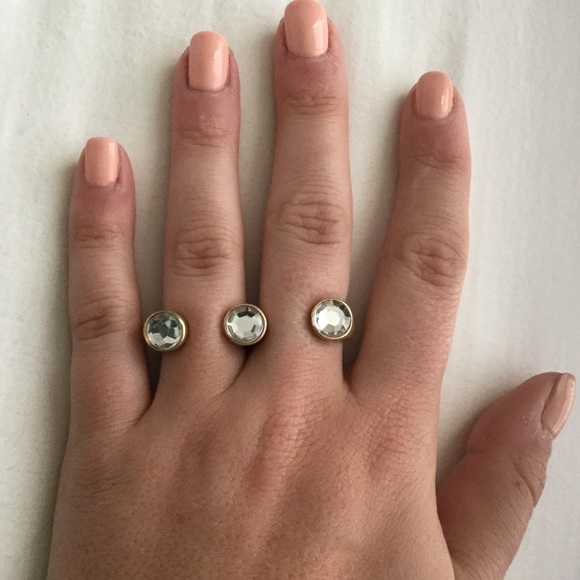 Three stud gold two finger ring