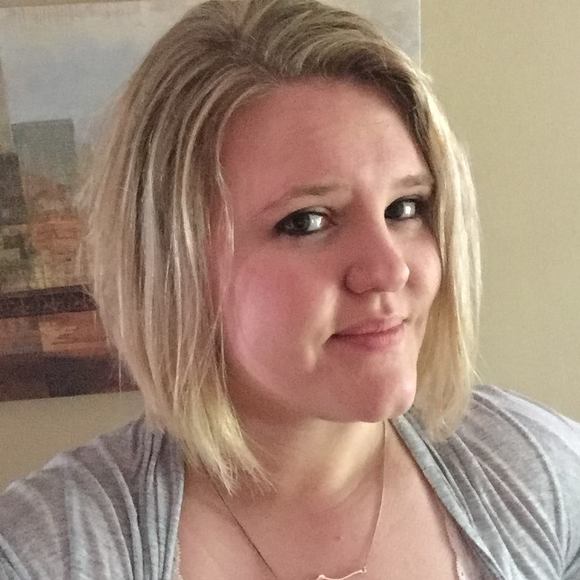 Meet your Posher, Jessica - Picture 1 of 1