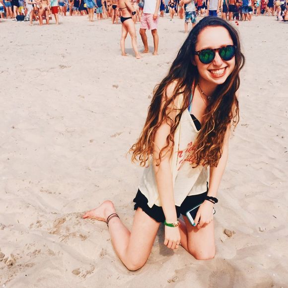 Meet your Posher, Maya