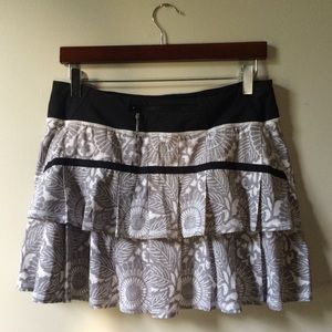 Lululemon Tall Gray Floral Pace Setter Skirt