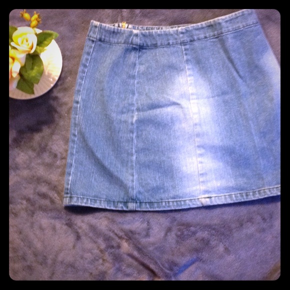 Cute denim skirt