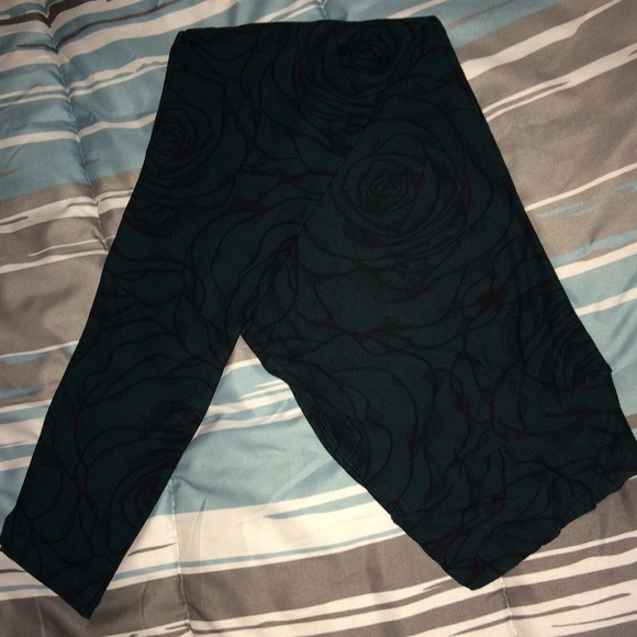 🦄🦄 LuLaRoe OS  Roses!!! 🌹