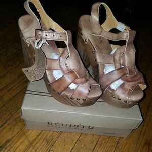 Tan Bed/stu cobbler platforms size 11