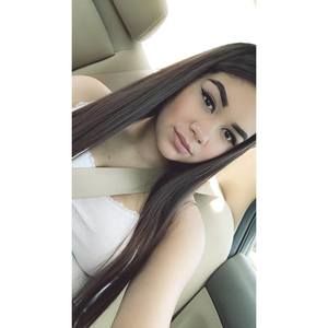 Meet your Posher, Desiree