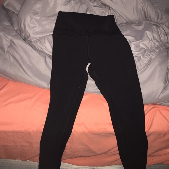 Black lulu lemon leggings