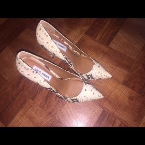Steve Madden pumps