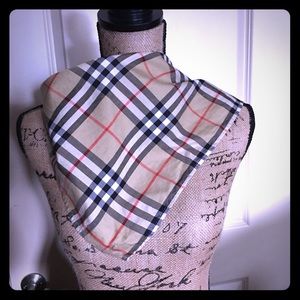 Burberry triangle scarf