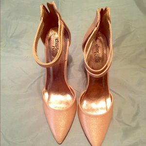 Size 7 Charlotte Ruse Shimmery Pink Pumps!