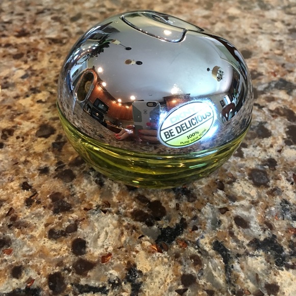 Perfume, DKNY be delicious 1.7 Oz
