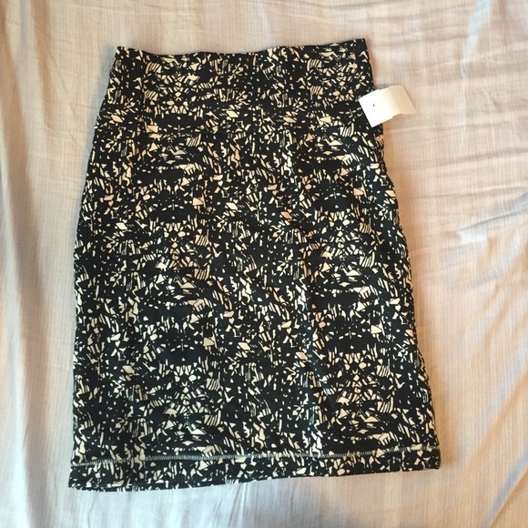 Forever Twenty-One Black and White Pencil Skirt