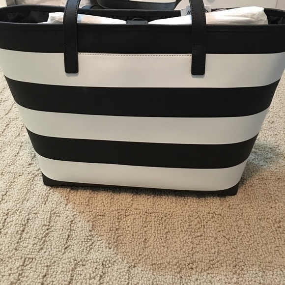 Michael Kors Large Jetset Stripe. Price Firm - Picture 6 of 8