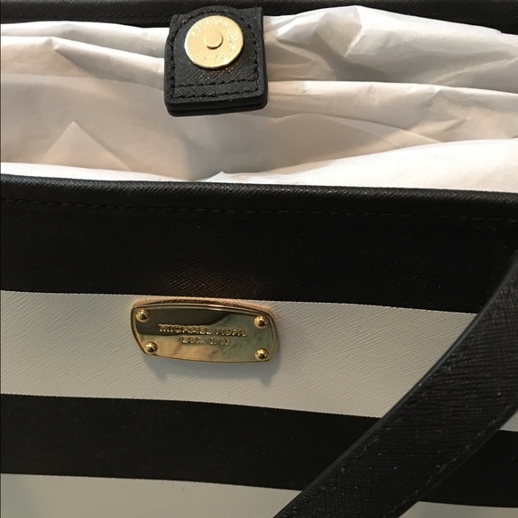 Michael Kors Large Jetset Stripe. Price Firm - Picture 7 of 8