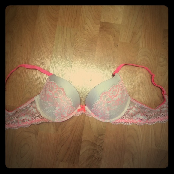 Lacy pink VS Dream Angles push up bra!