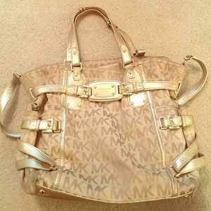 Michael Kors Large Traveler purse
