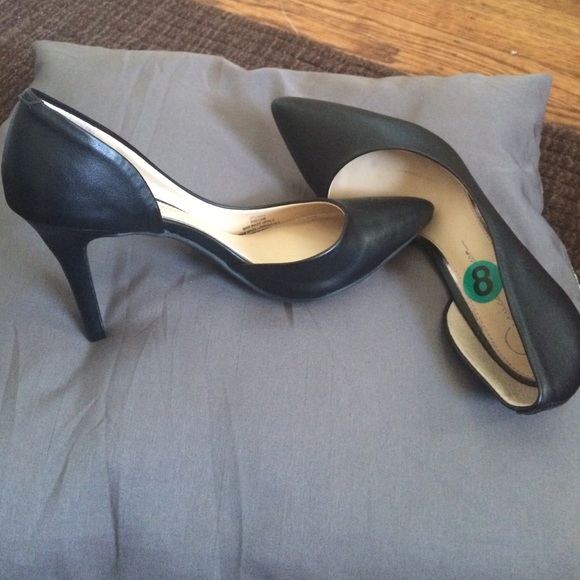 Black Jessica Simpson pumps