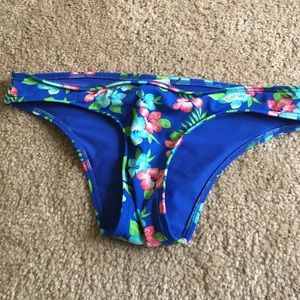 Too small never worn