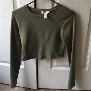 Long sleeve army green crop top