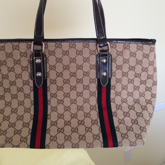 Stylish handbag/tote....👜 OFFERS ACCEPTED👜