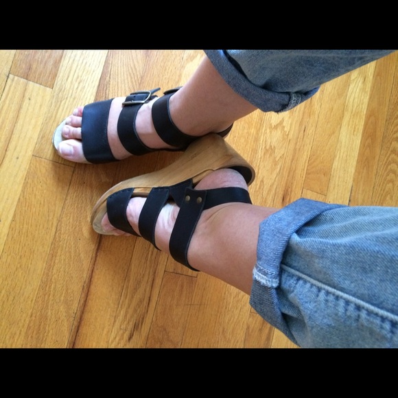 No. 6 strappy wedge clogs