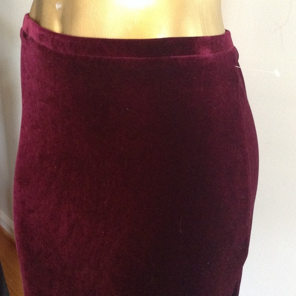 🌹BURGUNDY LONG MAXI SKIRT🌹 - Picture 3 of 4
