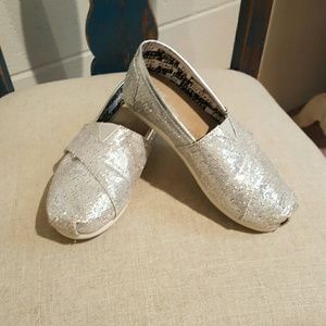 TOM'S tiny size 11 glitter shoes (kids)