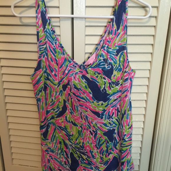 EUC Lilly v neck tank top