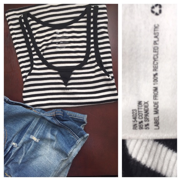 Cozy GAP Black/White Striped Tank - Picture 4 of 4