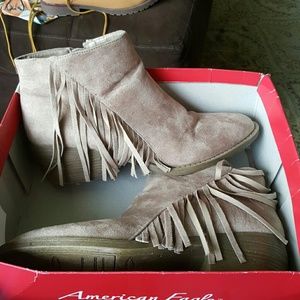 American Eagle boots (Only been worn once)