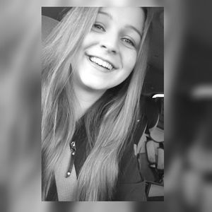 Meet your Posher, Chloe