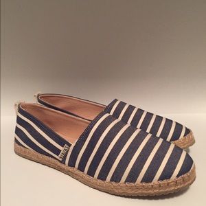 Never been worn Yaya's!