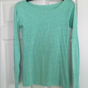 American Eagle Ling sleeve shirt