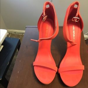 Flat peach heel