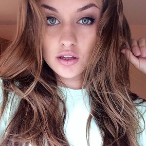 Meet your Posher, Kayla