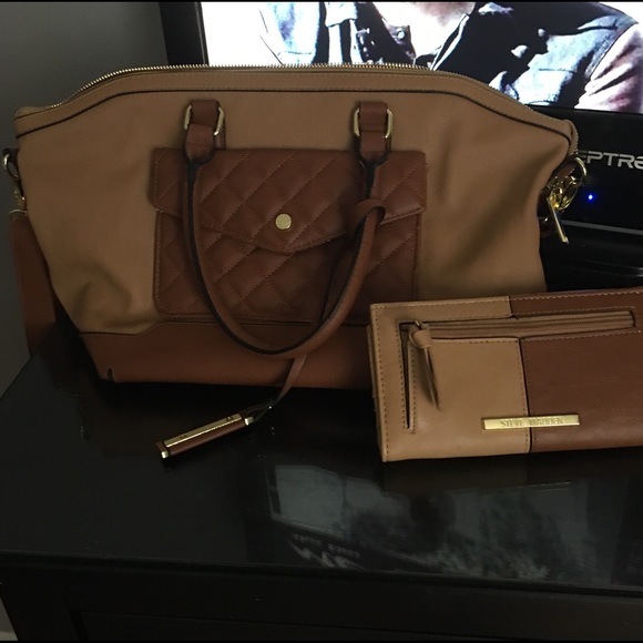 Steve Madden purse with matching wallet