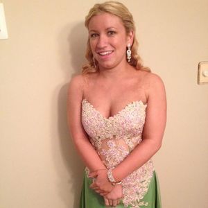 Meet your Posher, Amanda