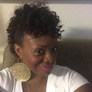 Meet your Posher, Sharonda