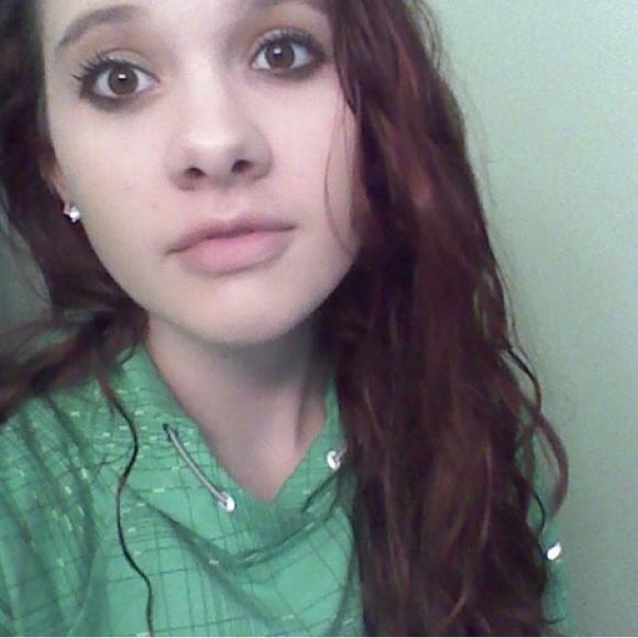 Meet your Posher, Julia - Picture 1 of 1